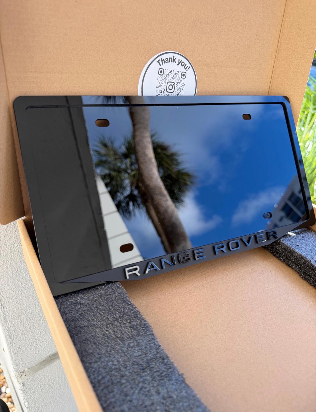 Range Rover 3D plate frame close up